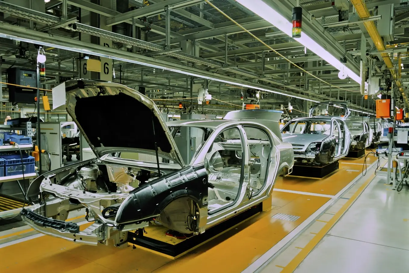 zakład produkujący samochody
